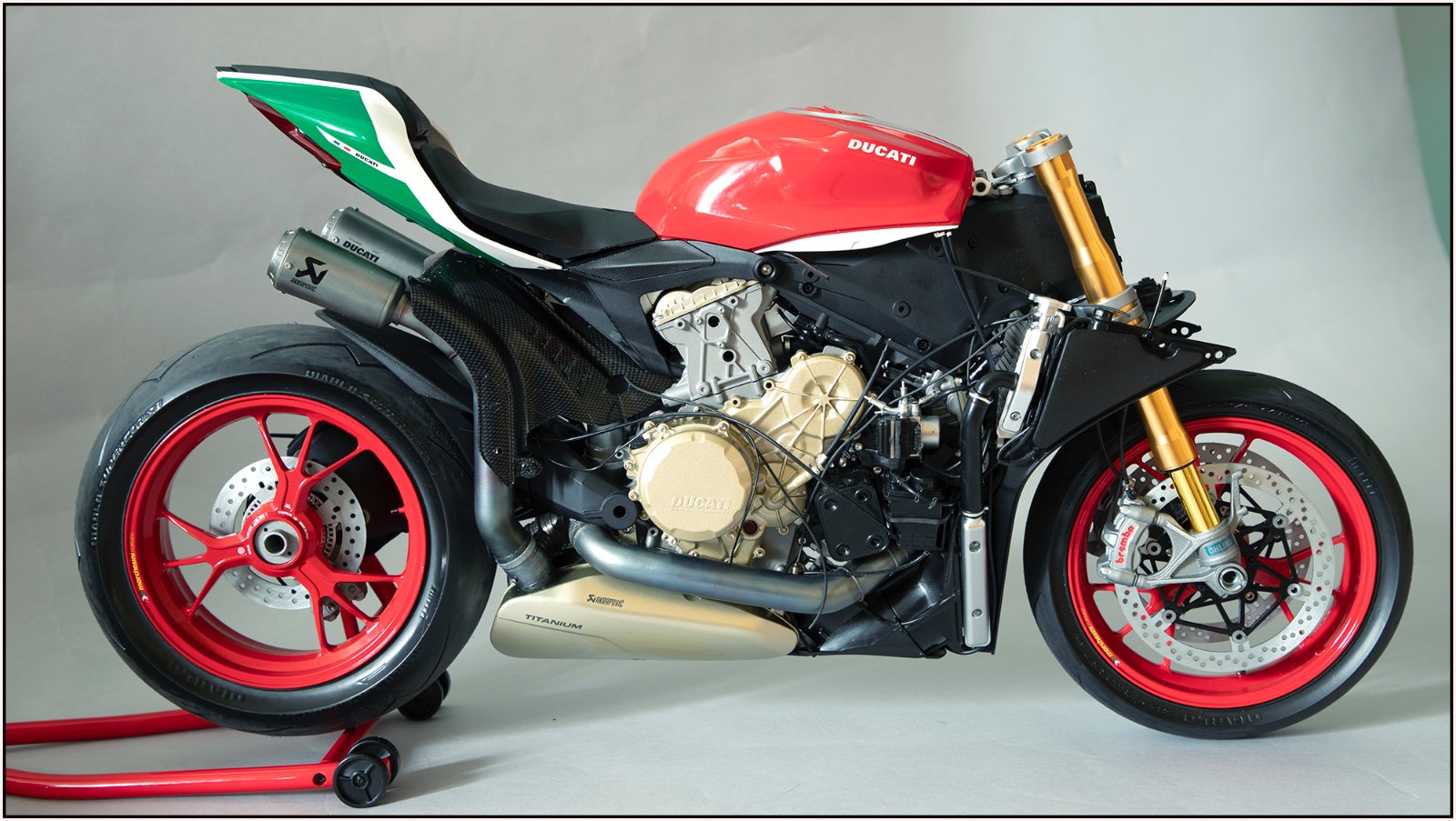 032 On wheels.jpg