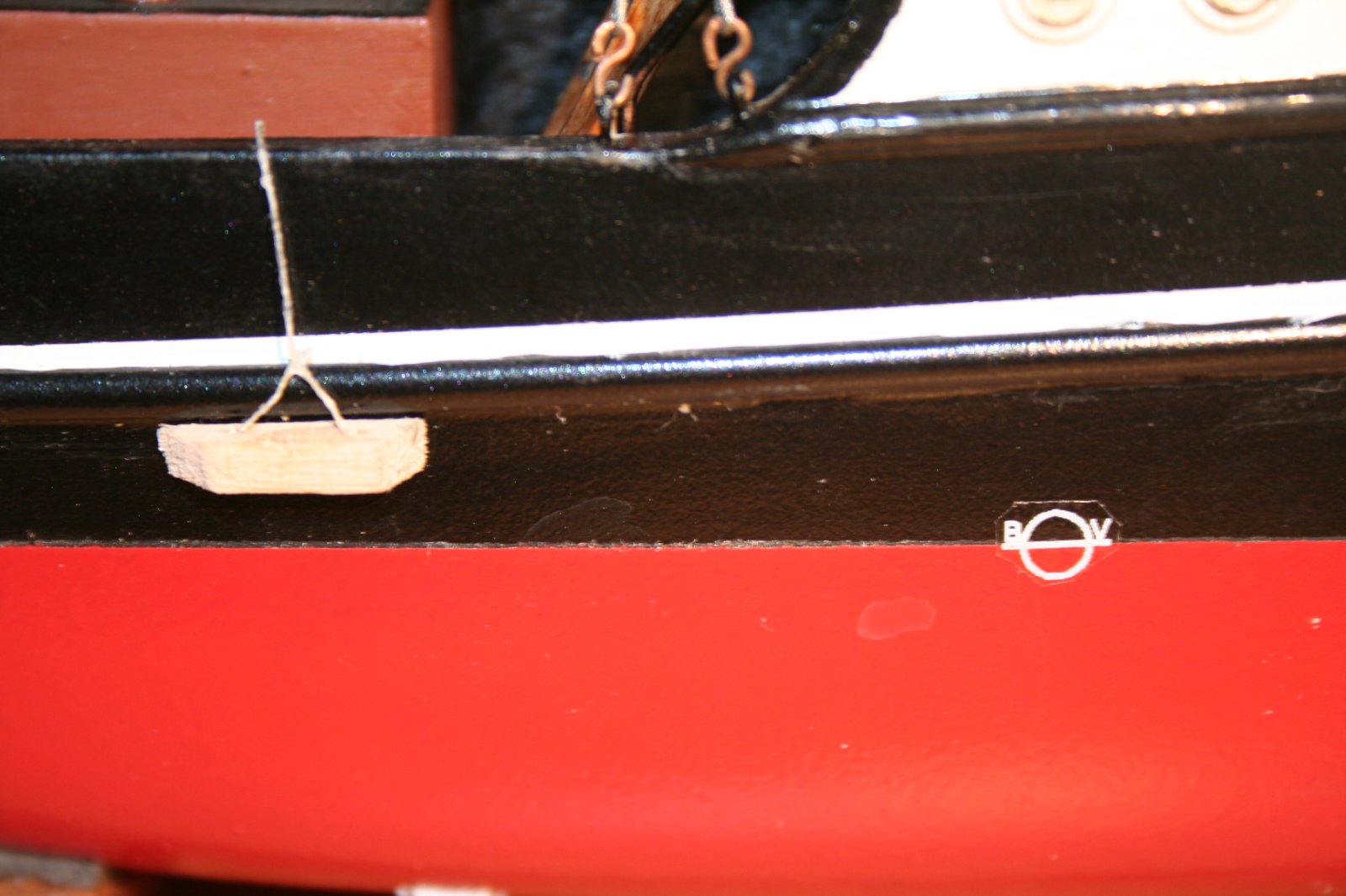 11-08-2025 Wrijfhoutje en Plimsol merk.JPG