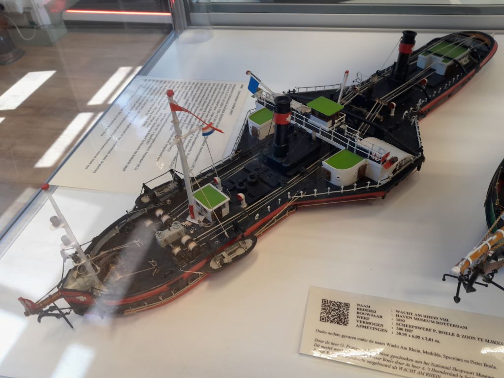Rijn Rader sleepboot in sleepvaart museum.jpg