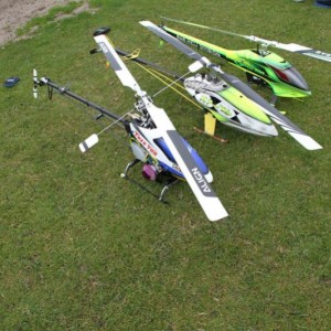 Mijn heli's een dagje op het veld bij Friendship te Dalfsen.