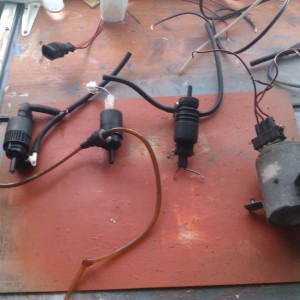 ruitensproeier pompjes en witte zee hoofd motor