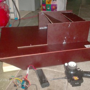 Afbeelding 011
de voederboot als basis betonplex