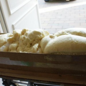 Schuim resultaat.

Gedaan met [POLYURETHAANSCHUIM] achteraf stukken goedkoper als Pur bussen. Tevens is het resultaat stukken beter.