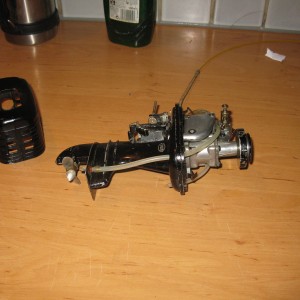 Het geheel met motorkap