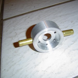 Koelmantel, geassembleerd. Dit deel komt gewoon ter vervanging van de normale kop (de originele verbrandingskamer van de motor word in de nieuwe koelkop gelegd, en daarna gemonteerd zoals gebruikelijk)