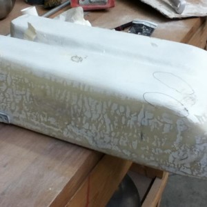 voerboot na 1e laag spuitplamuur geschuurd