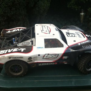 Rc erik 2013 04 19 Losi 5ive brushless back from the track
