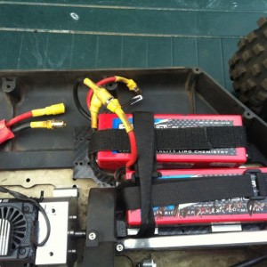 Rc erik 2013 04 19 Losi 5ive brushless the batteries and cappack