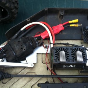 Rc erik 2013 04 19 Losi 5ive brushless the castle mamba xl2