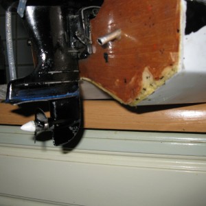 Achterspiegel, plaatsing schroef