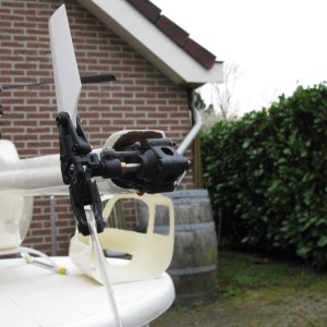 De staartrotor komt een háártje te ver naar achteren, maar niks storends