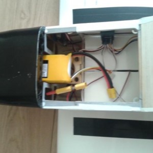 Onder de cockpit