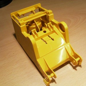 Excavator, minimale aanpassing van de boom bevestiging zodat ik er een servo in kwijt kan.