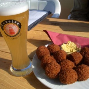 bier en bitterballen
