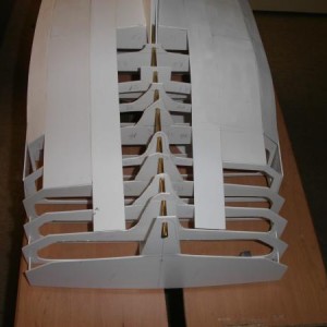 Huid platen aanbrengen.