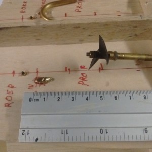 008. Proefplaatsing schroeven ivm koeling