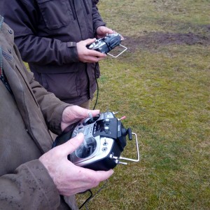 Zenders gekoppeld