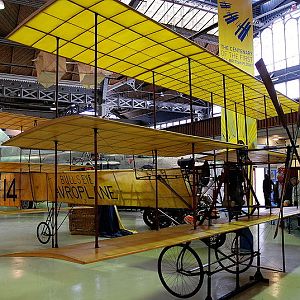 800px-Manchester_MOSI_Roe_Triplane_I_18-10-2009_12-13-29