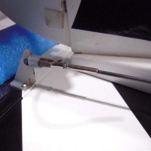 Aansturing Stik-roer met gekrimpte en CA-verlijmde carbon stuurstang-1