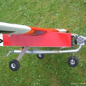 Big Stik met Hatori demper en OS 46 FX op de snuit... later als de brandweer met een 50 SX en dezelfde demper...