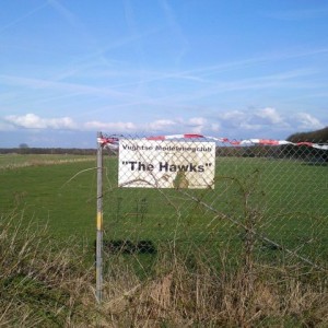 Een bord met gaten, het hangt nog net niet scheef.