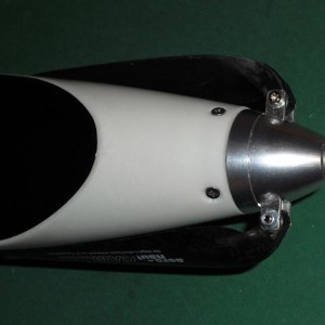 CoolNoseSpinner, Aeronaut klapprop en een Turnigy Aerodrive XP SK35-48 900Kv gemonteerd. Ferran is niet te lijmen dus het 5mm dikke multiplex motorschot is dmv rvs parkers vastgezet.