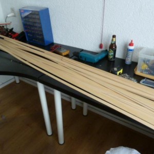 Latjes van 2 mm abachi.