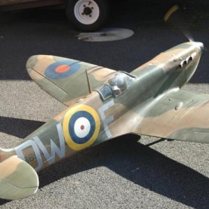 de tony nijhuis spitfire van de britse model bouwer danny fenton.