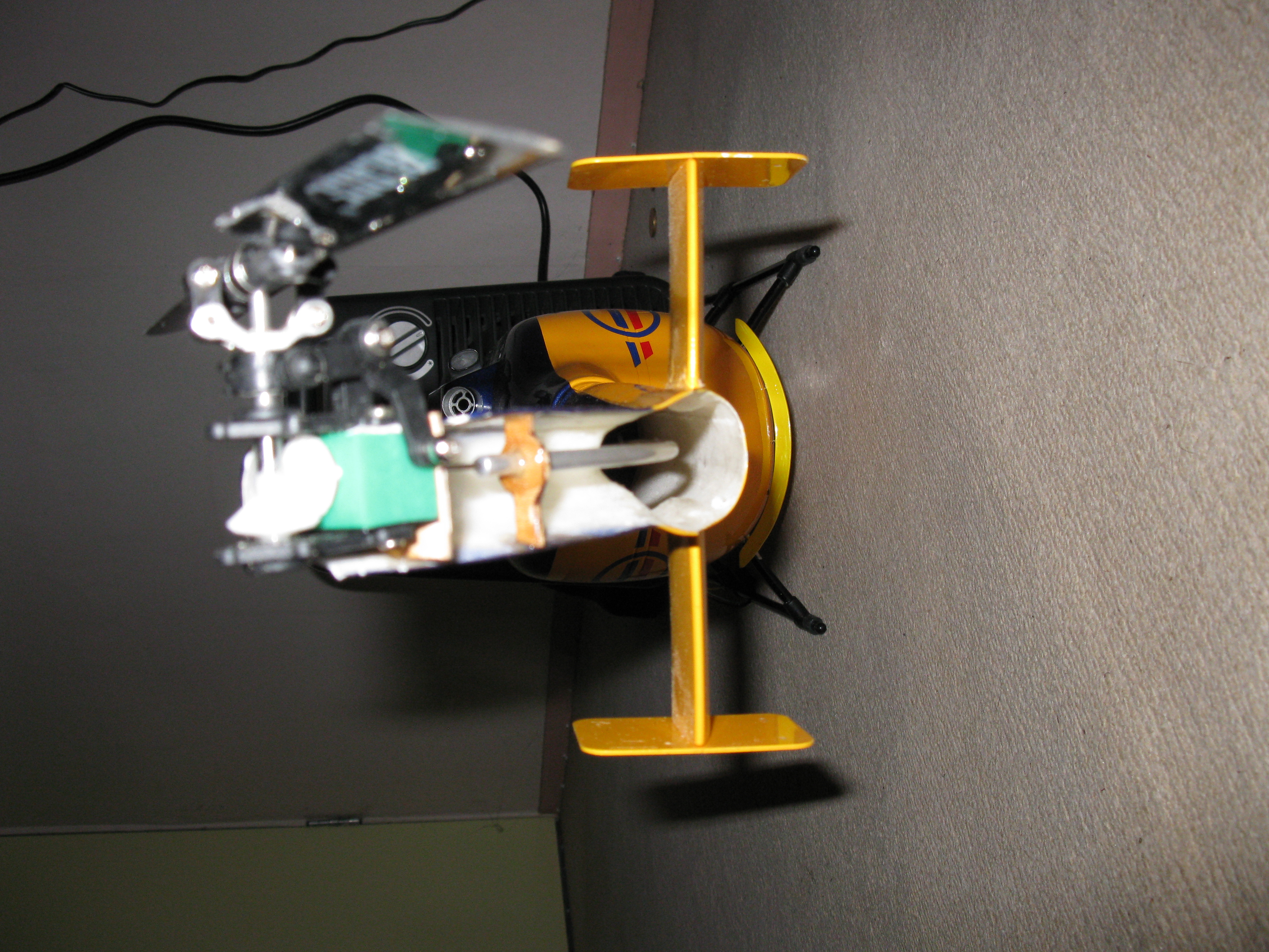 Aandrijving vanaf het mechaniek wordt overgebracht door een eigengemaakte flex-drive