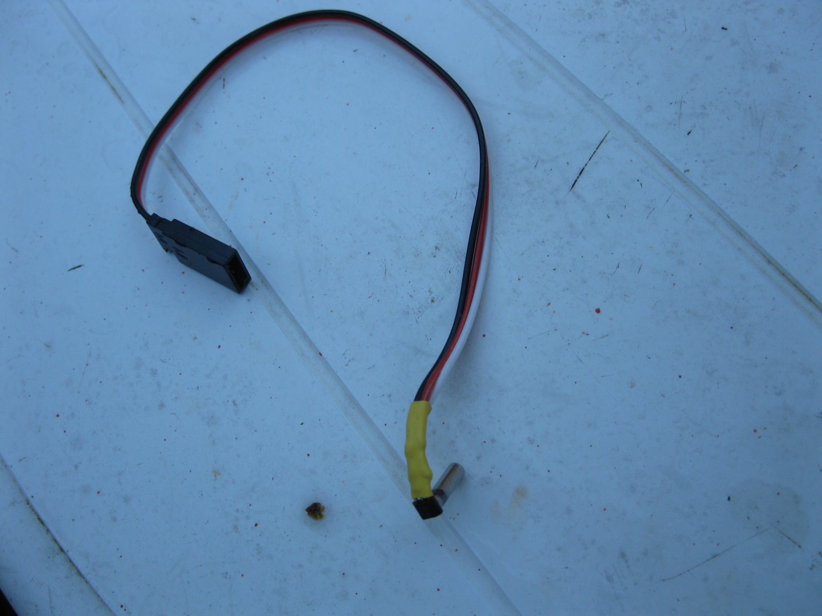 De sensor voor de ontsteking, nog geen beugel omdat dat bijdeze motor allemaal wat kleiner moet worden....