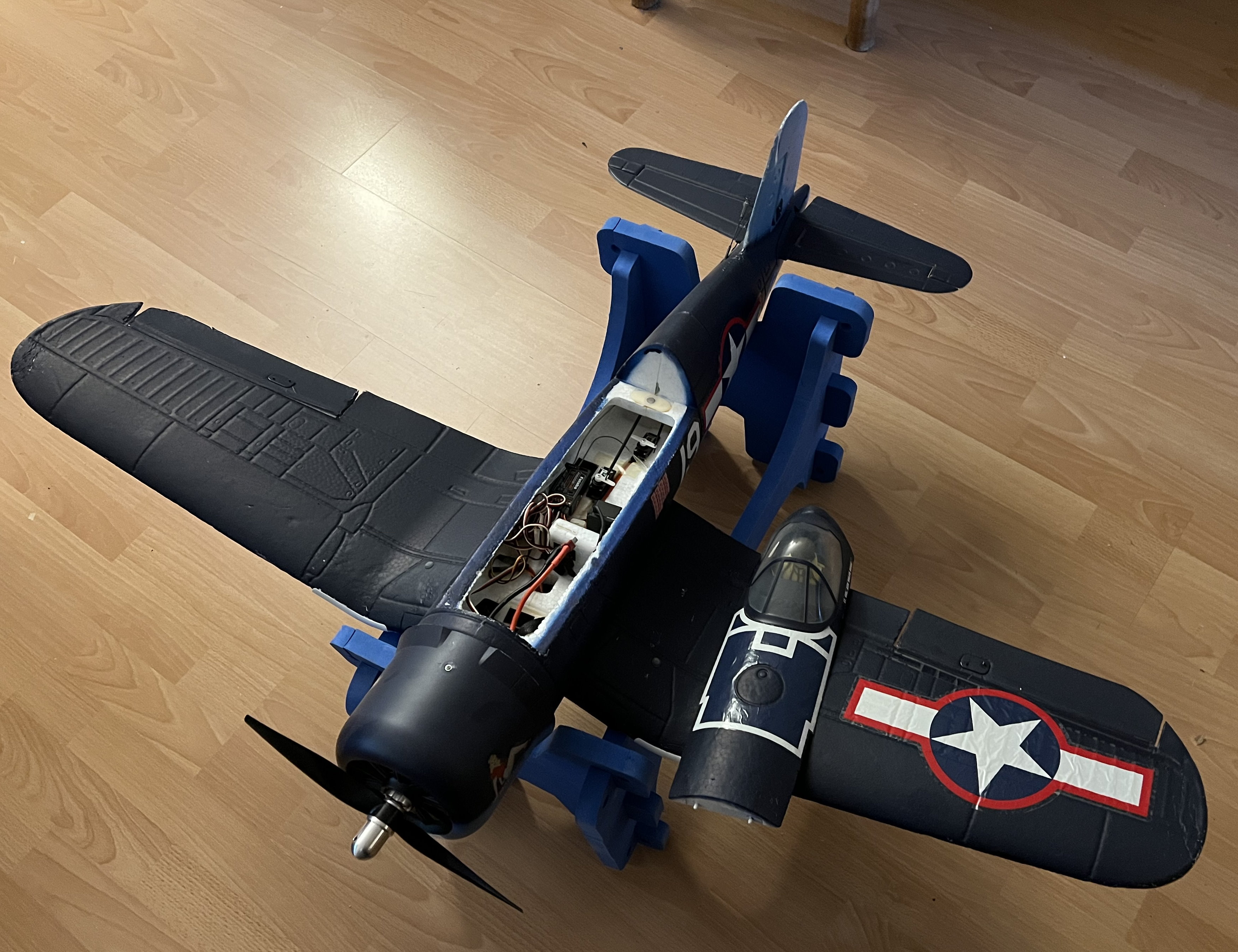 F4U Corsair-01