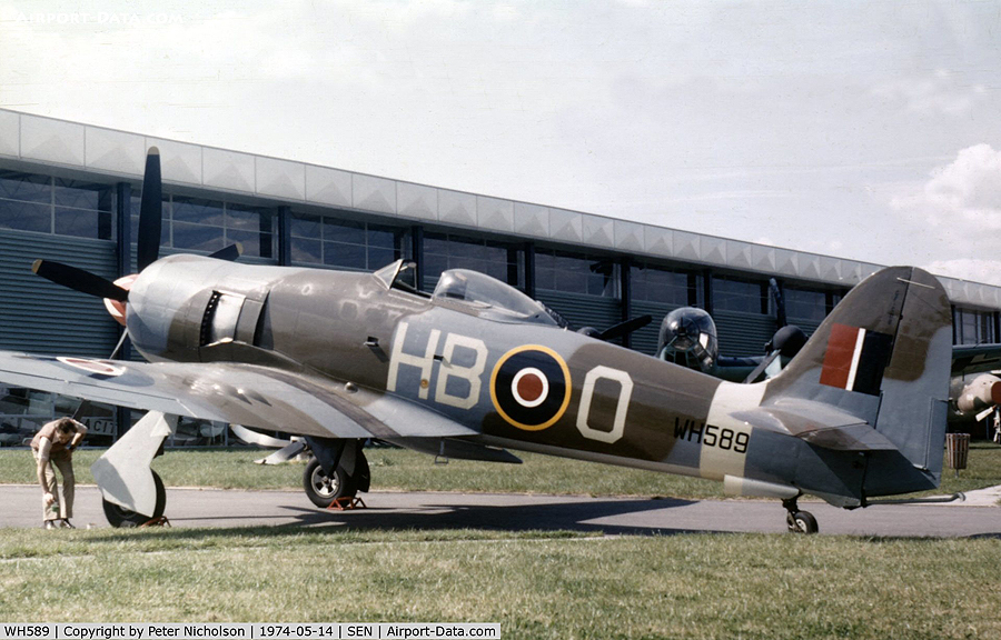 HAWKER_SEA_FURY_019