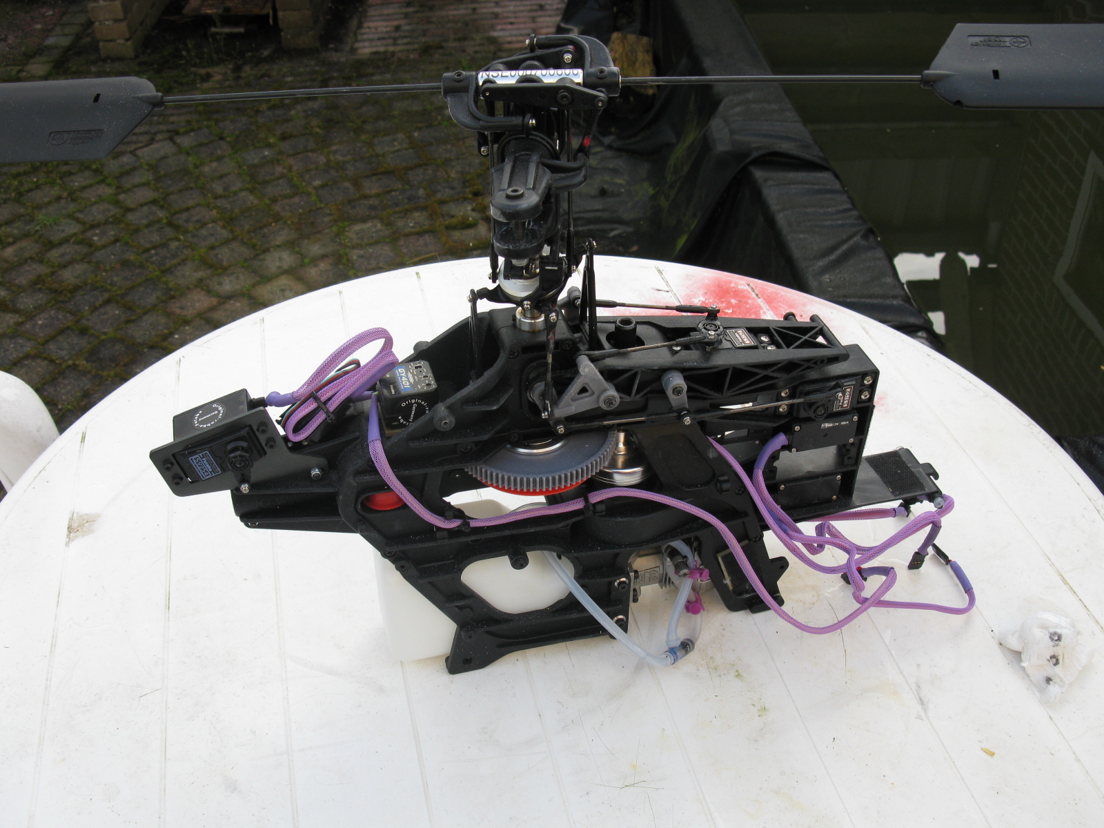 Hekrotor servo heeft een ander plekje gekregen