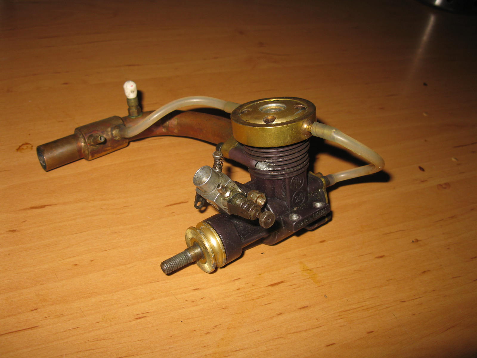 In goede staat verkerende, gebruikte HP 25, voorzien van waterkoeling op zowel de cylinderkop als de backplate