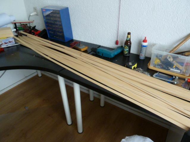Latjes van 2 mm abachi.