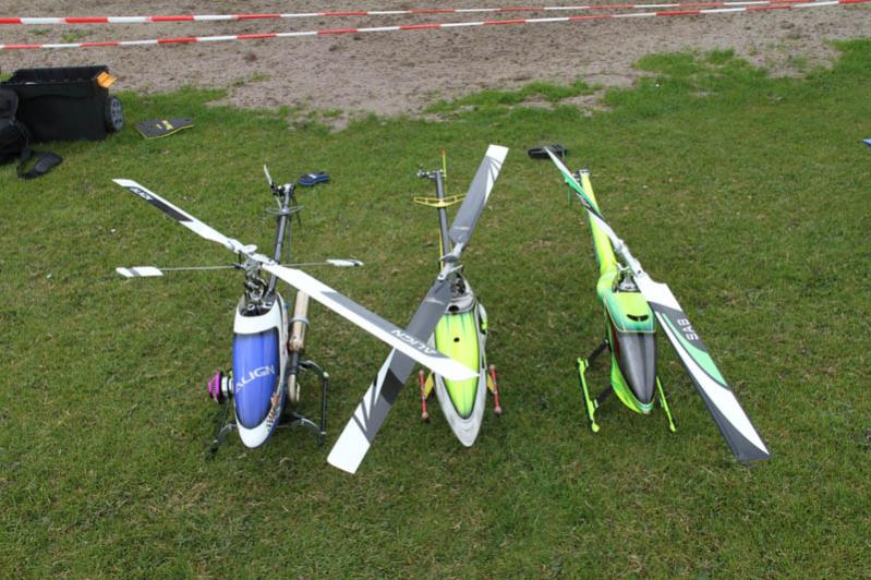 Mijn heli's een dagje op het veld bij Friendship te Dalfsen.
