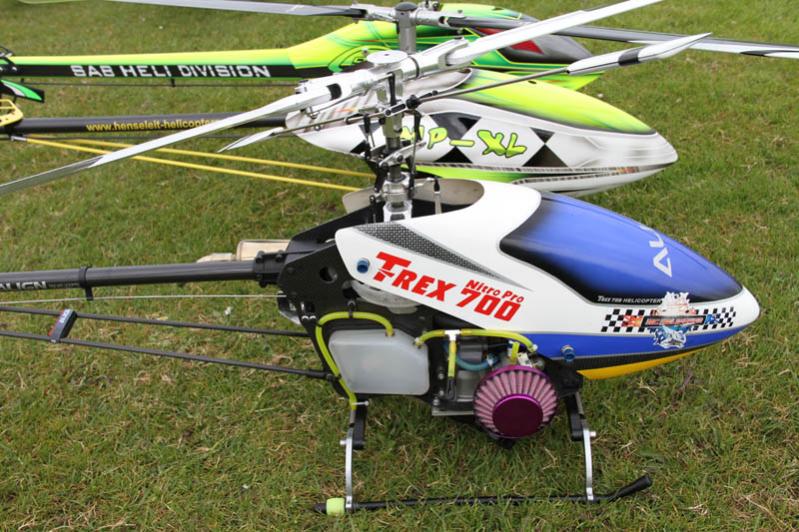 Mijn heli's een dagje op het veld bij Friendship te Dalfsen.