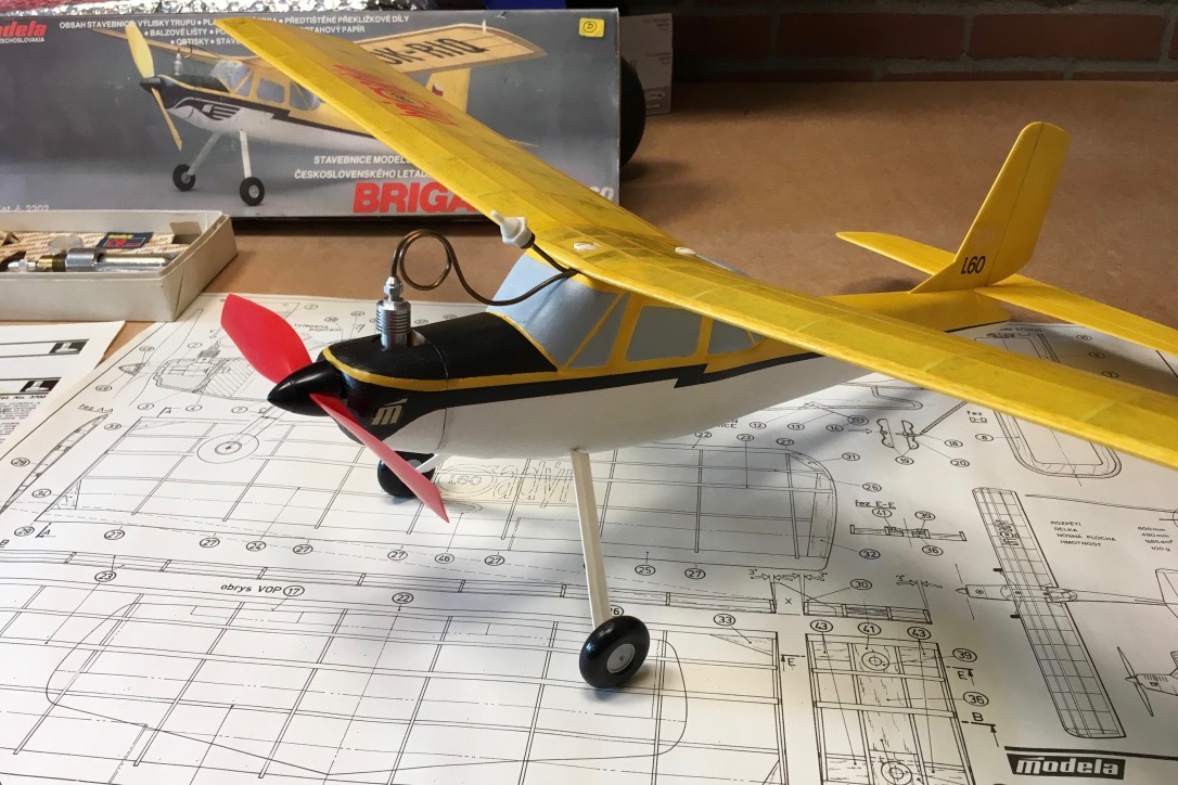 Modela Brigadyr