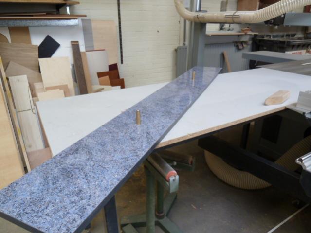 Plank waaop het model geplaatst gaat worden is gereed.