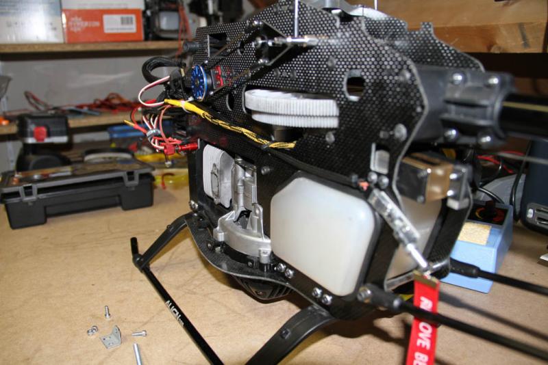Rc erik 2012 02 15 trex 700 benzine 23cc (1)