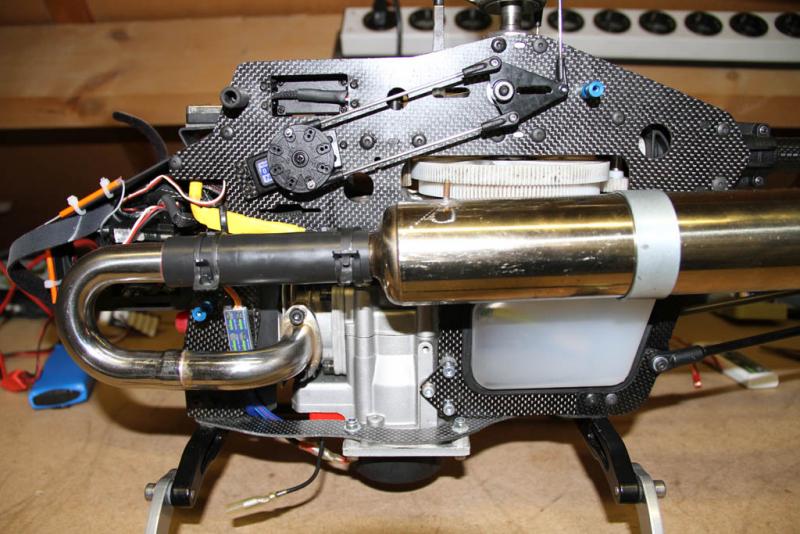 Rc erik 2012 02 24 trex 700 benzine 26cc (2)