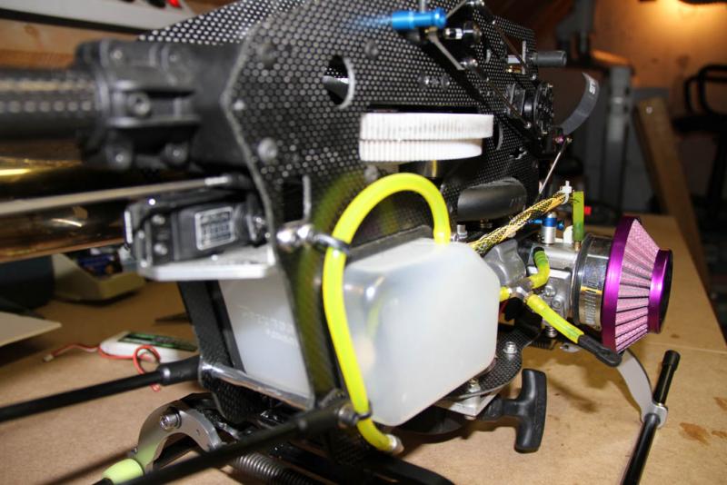 Rc erik 2012 02 24 trex 700 benzine 26cc (6)