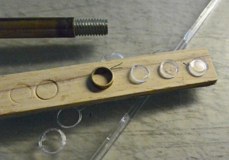 Robbe FL8 Flugsicherungsboot, glaasjes voor patrijspoortjes 1