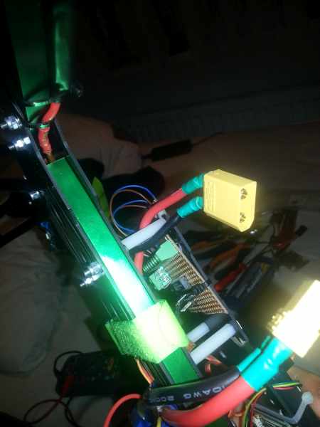 zelfgemaakte 4 kanaals driver printplaat voor leds/buzzer